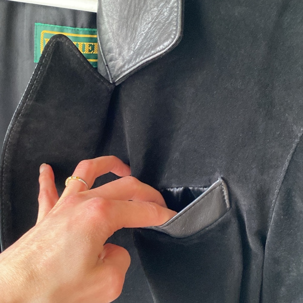 Danier black leather and suede cropped peaked lapel jacket - Picture 8 of 16